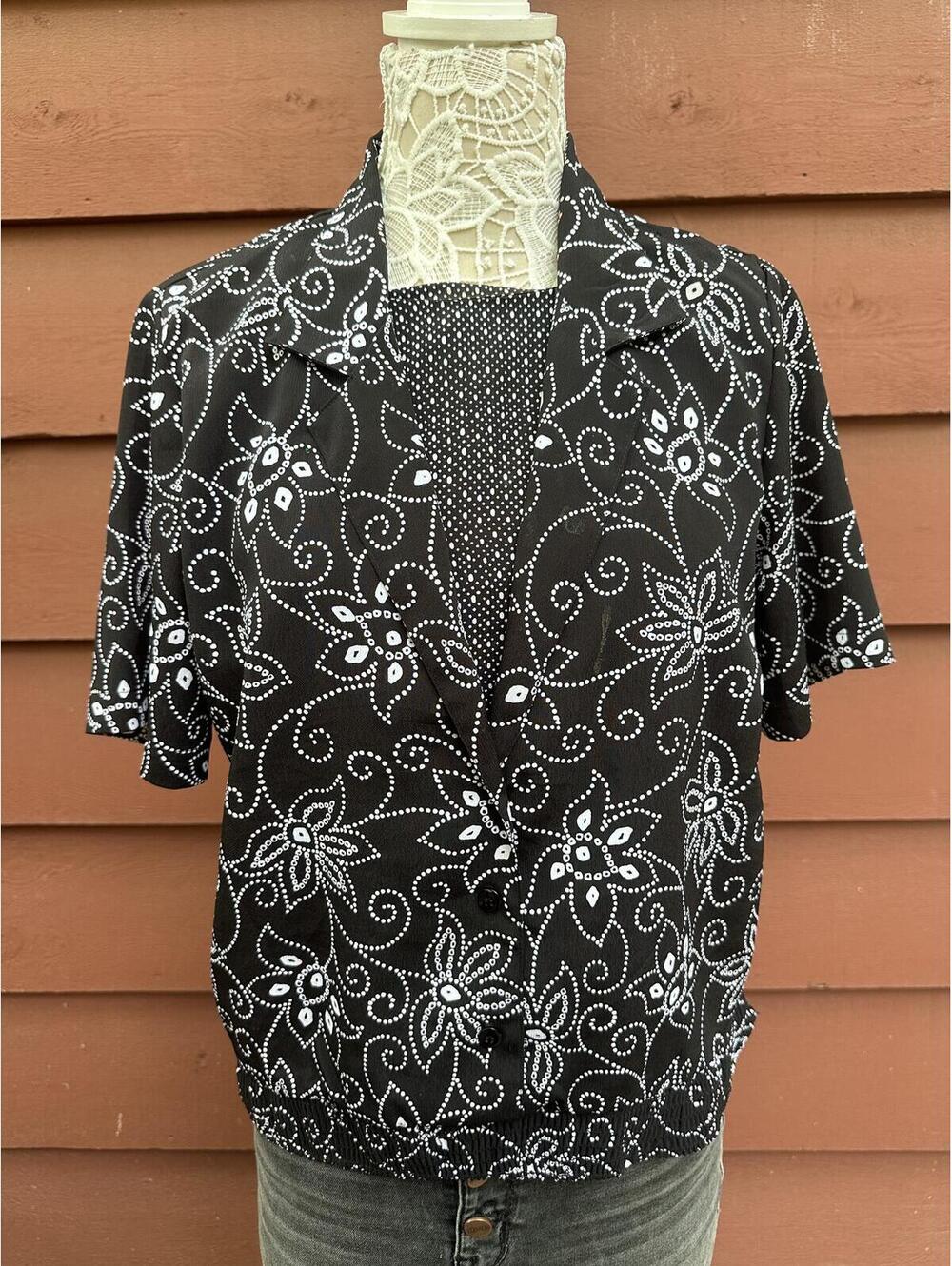 Alfred DunnerBlack and White Floral Button Front Blouse